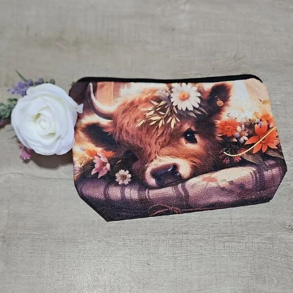 Floral 🎁 Highland Cow Pouch